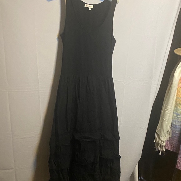 Heartloom Dresses & Skirts - Heartloom Black Maxi Dress